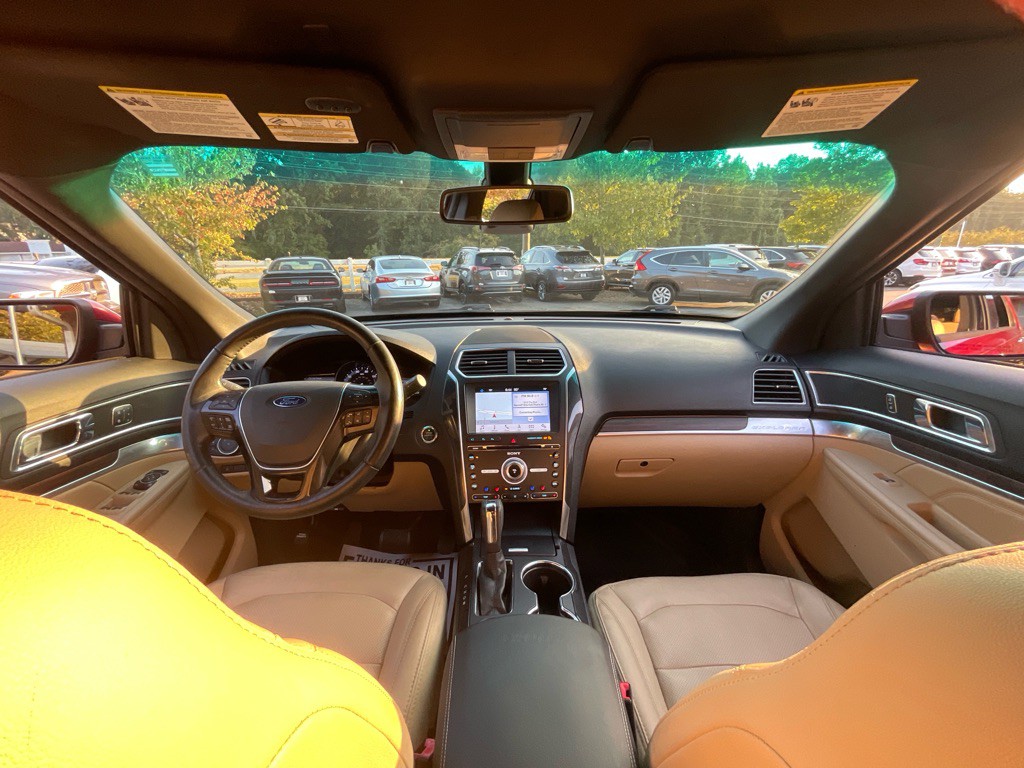 2017 Ford Explorer Image 19