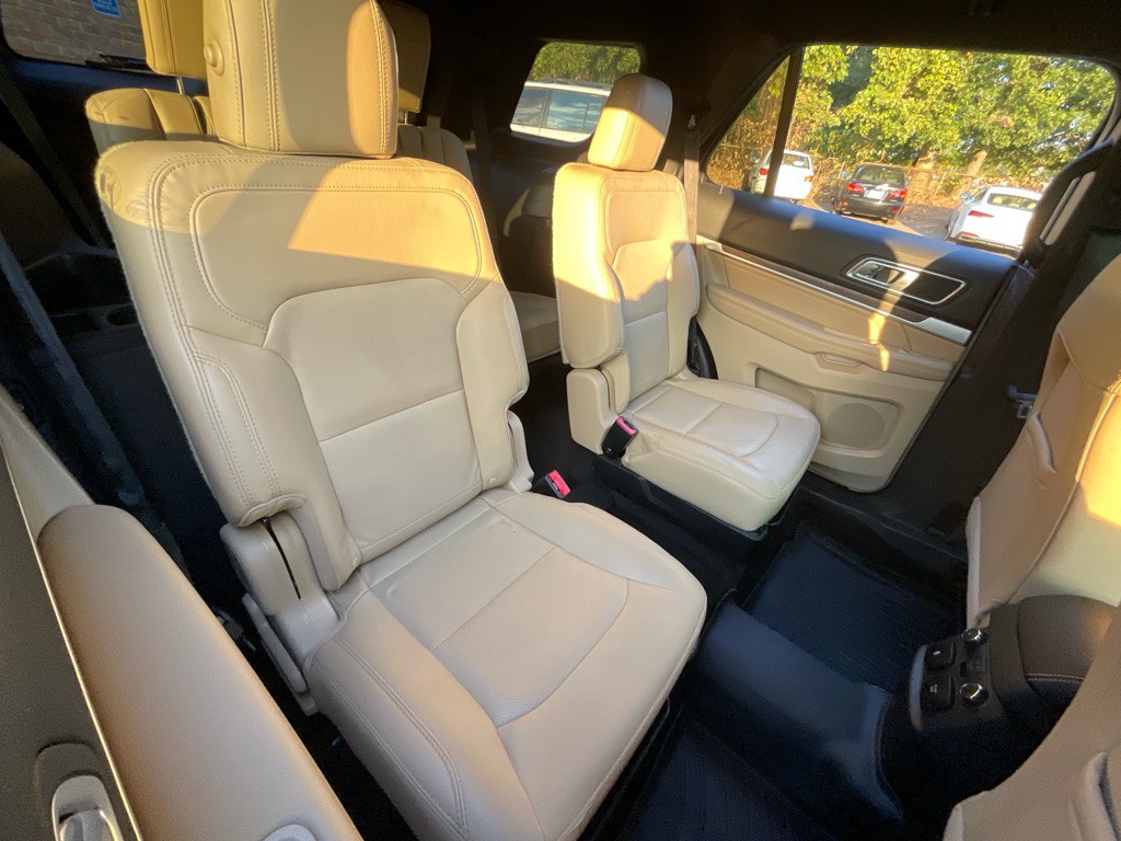 2017 Ford Explorer Image 32