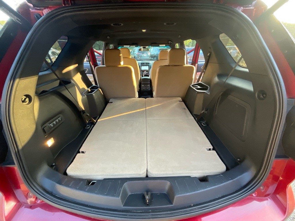 2017 Ford Explorer Image 38