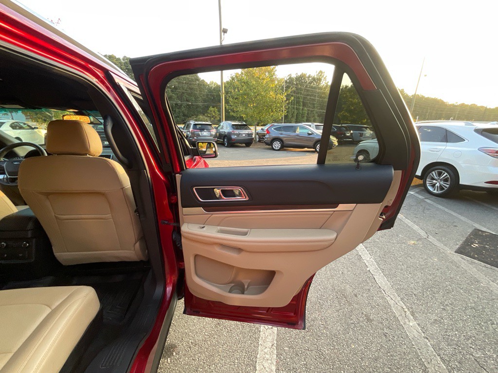 2017 Ford Explorer Image 46