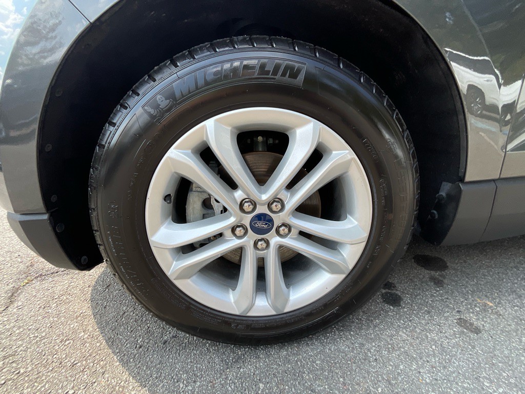 2020 Ford Edge Image 12