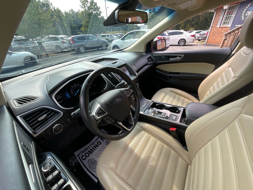 2020 Ford Edge Image 15