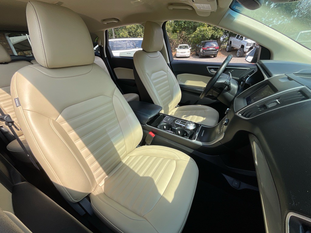 2020 Ford Edge Image 19