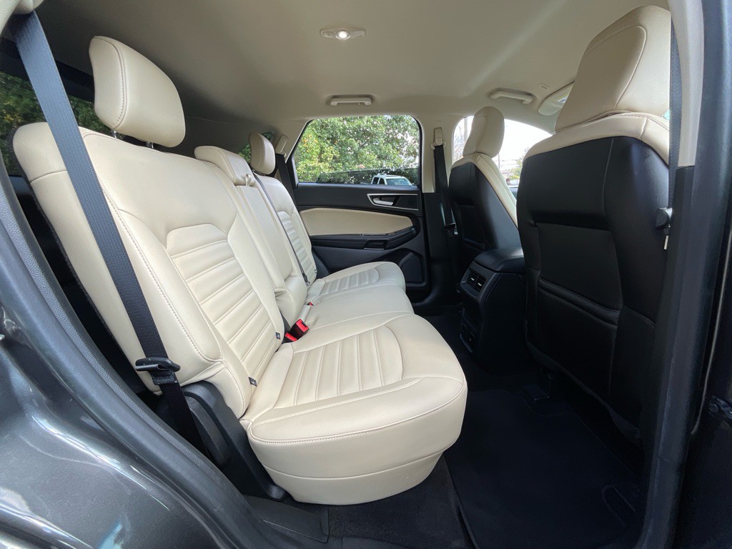2020 Ford Edge Image 30