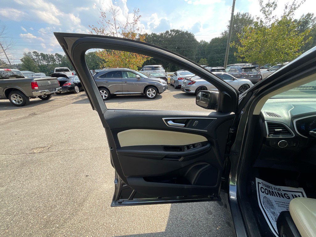 2020 Ford Edge Image 40