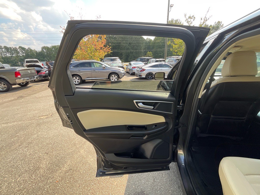 2020 Ford Edge Image 43