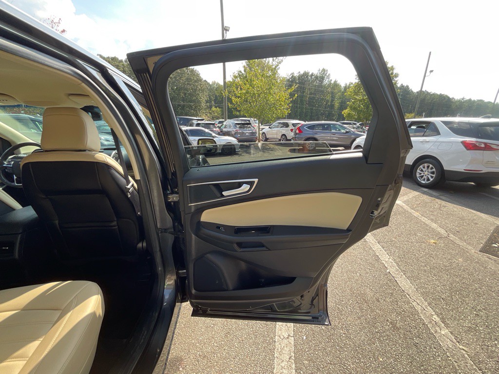 2020 Ford Edge Image 45