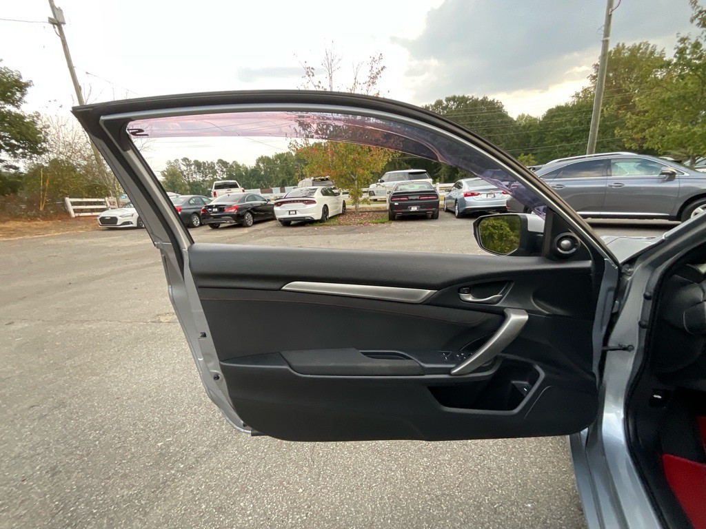2017 Honda Civic Image 32