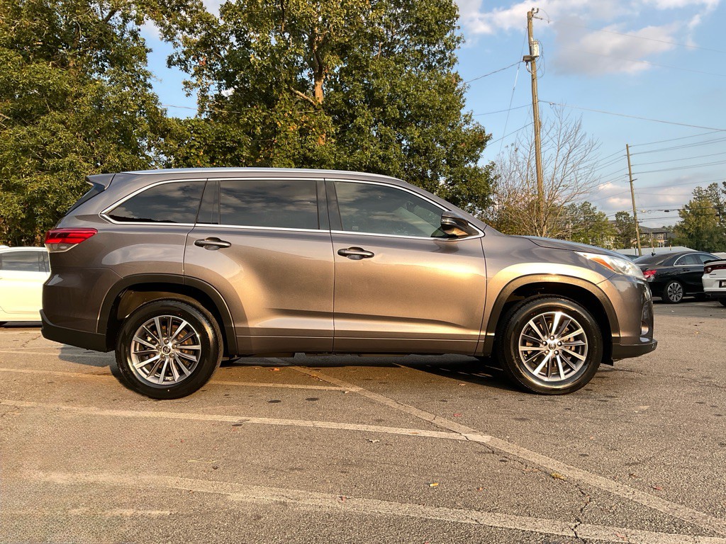 2017 Toyota Highlander Image 4