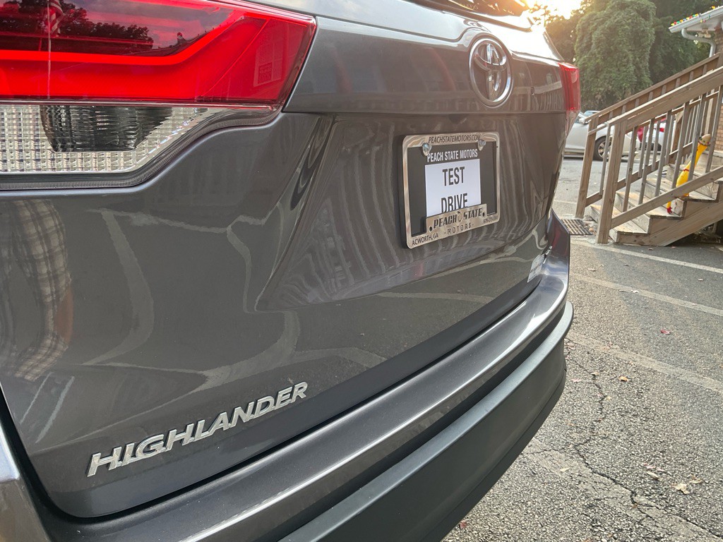 2017 Toyota Highlander Image 9