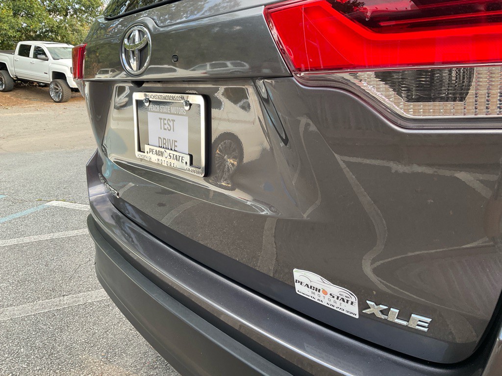 2017 Toyota Highlander Image 10