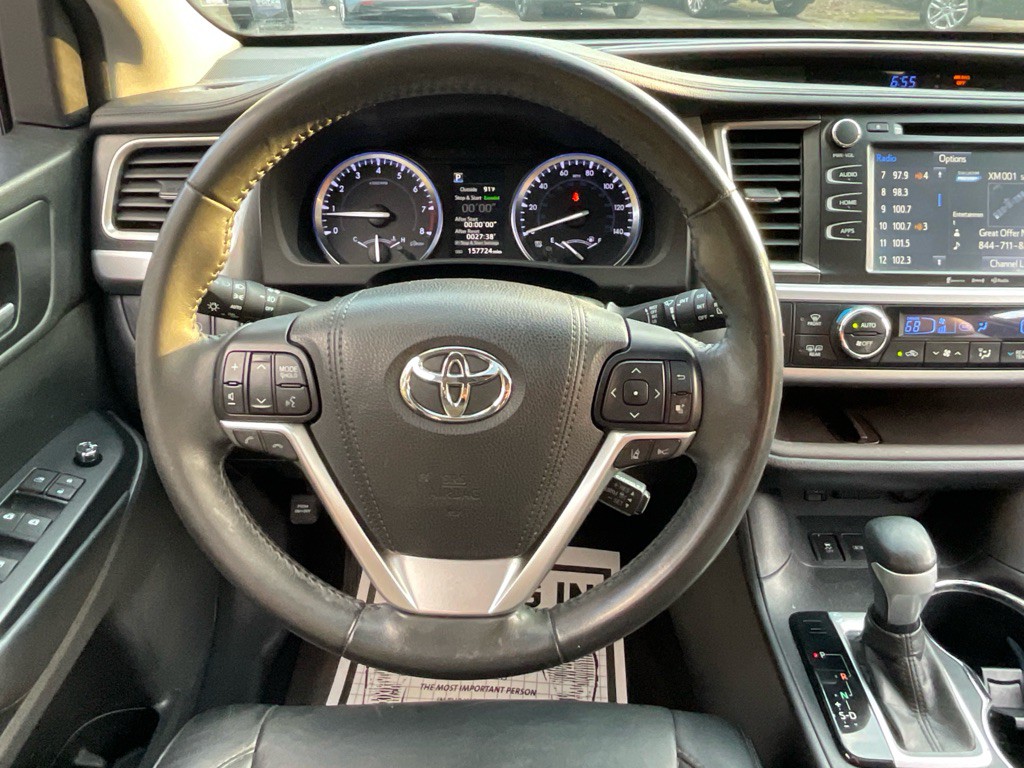 2017 Toyota Highlander Image 23