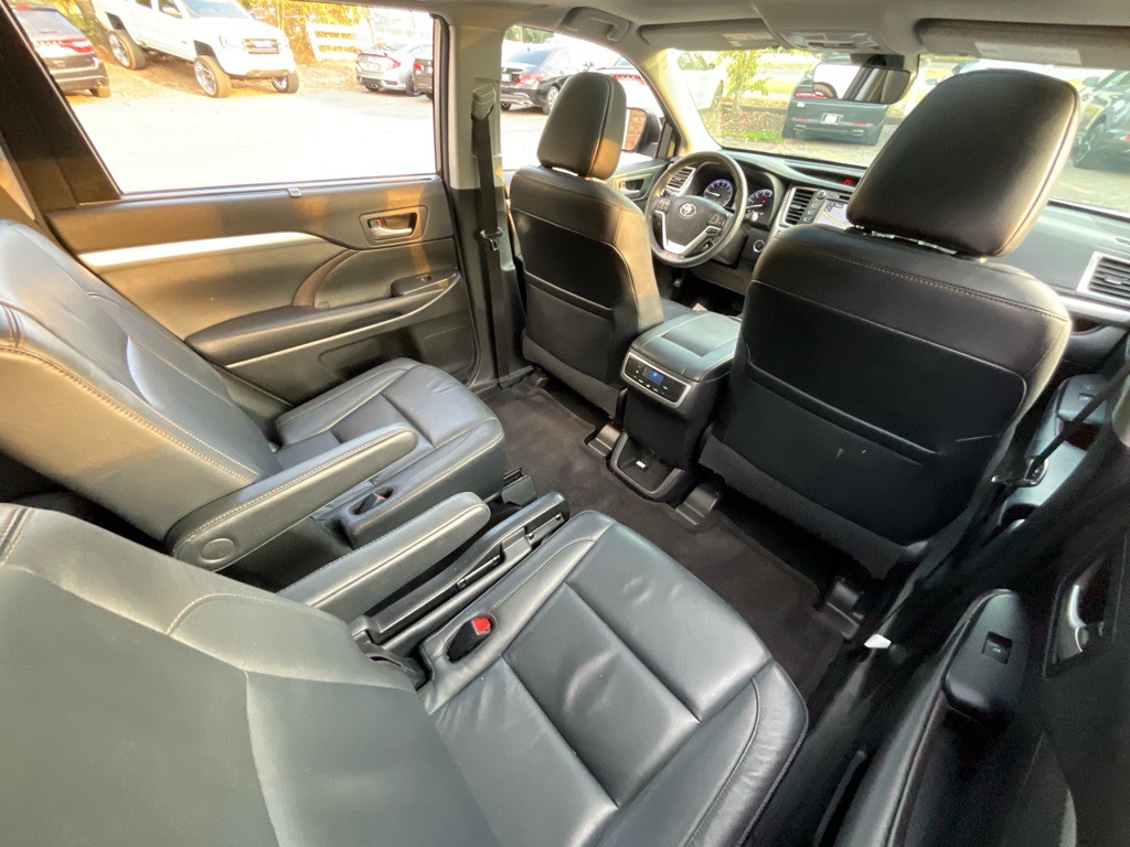 2017 Toyota Highlander Image 33
