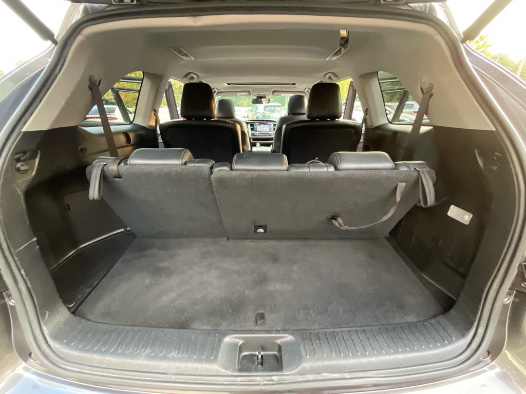 2017 Toyota Highlander Image 40