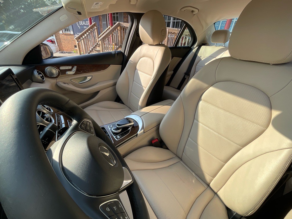 2015 Mercedes-Benz C-Class Image 16