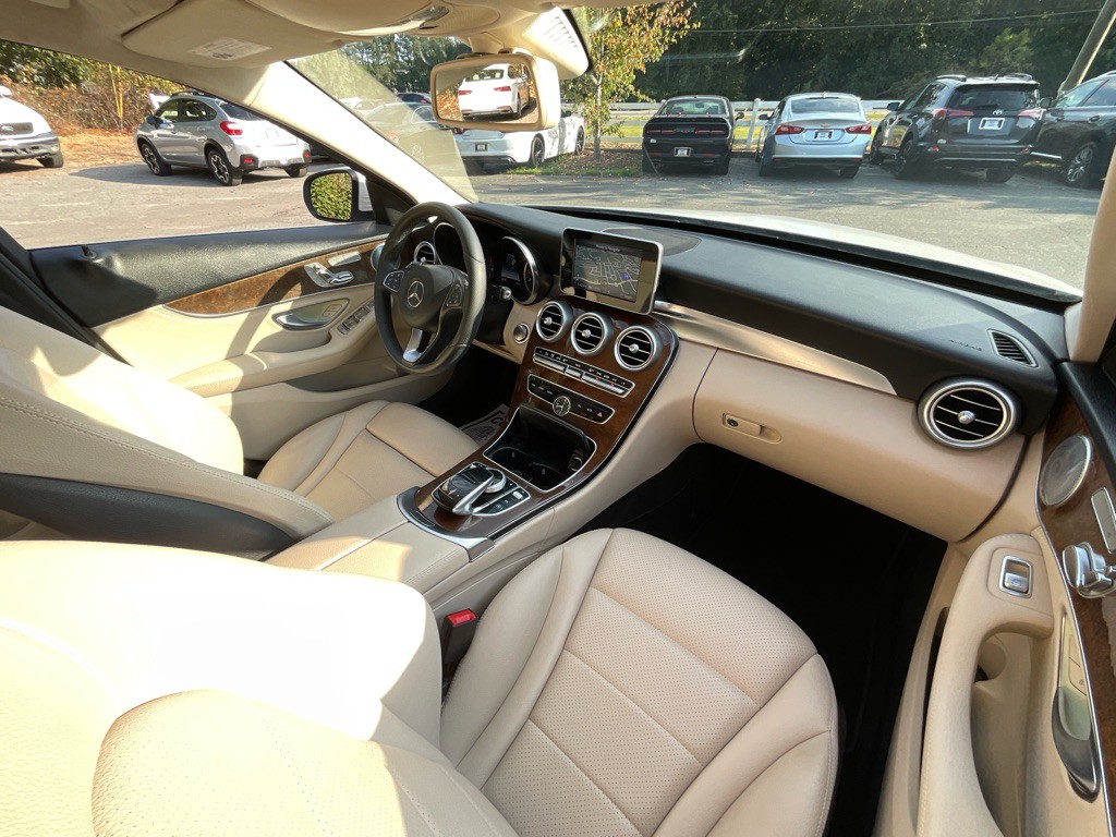 2015 Mercedes-Benz C-Class Image 18