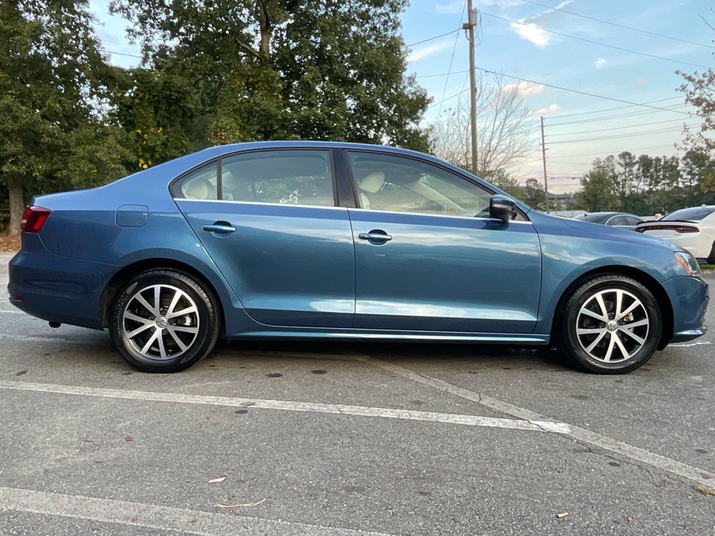 2017 Volkswagen Jetta Image 4