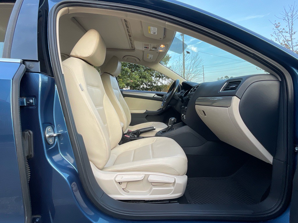 2017 Volkswagen Jetta Image 16