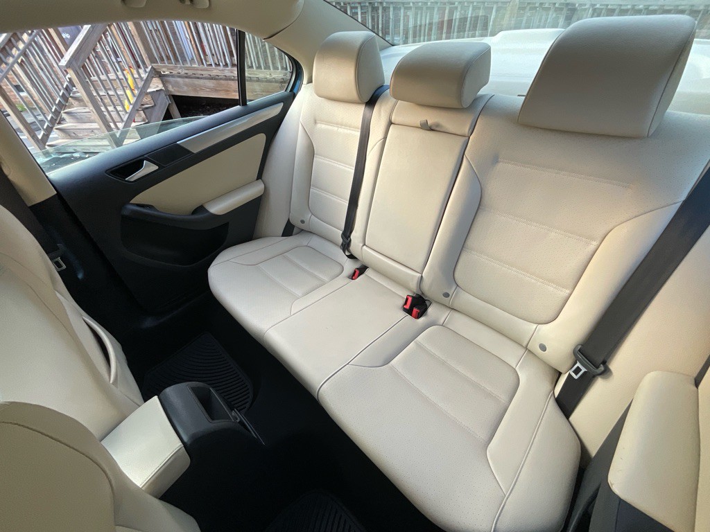 2017 Volkswagen Jetta Image 28