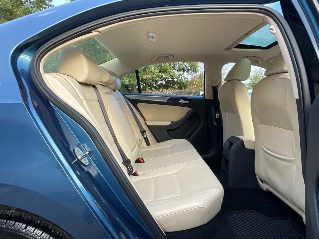 2017 Volkswagen Jetta Image 29