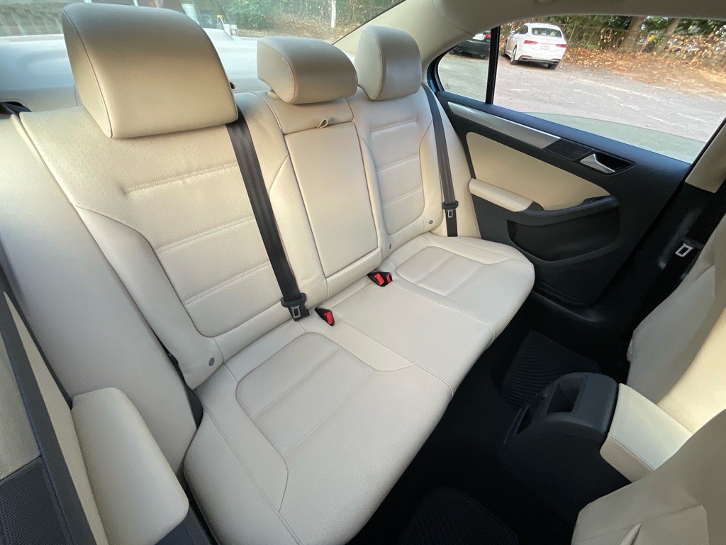 2017 Volkswagen Jetta Image 31