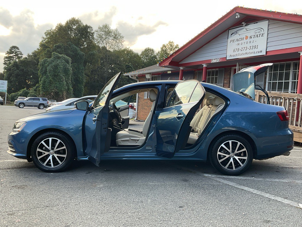 2017 Volkswagen Jetta Image 33