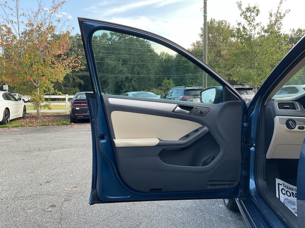 2017 Volkswagen Jetta Image 35