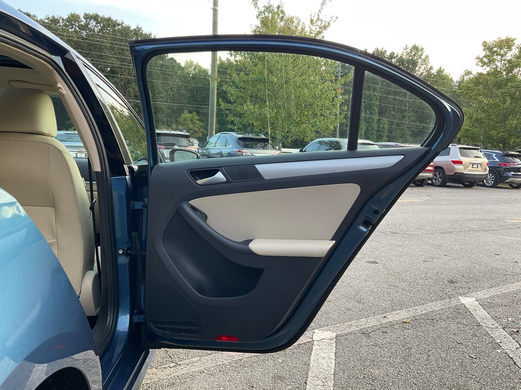 2017 Volkswagen Jetta Image 39