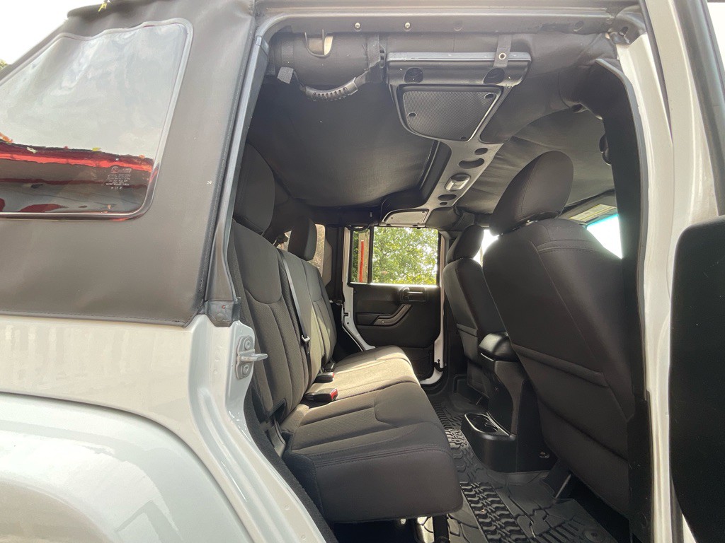 2017 Jeep Wrangler Unlimited Image 27