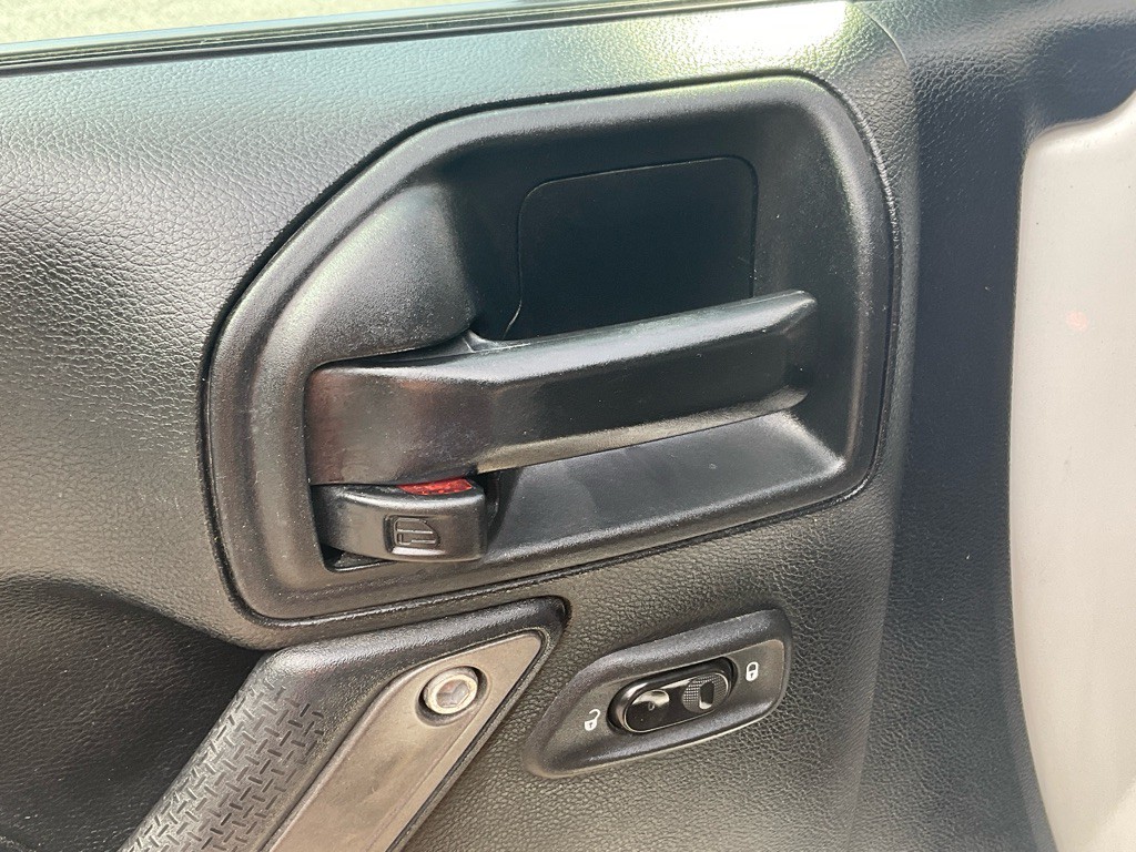 2017 Jeep Wrangler Unlimited Image 34