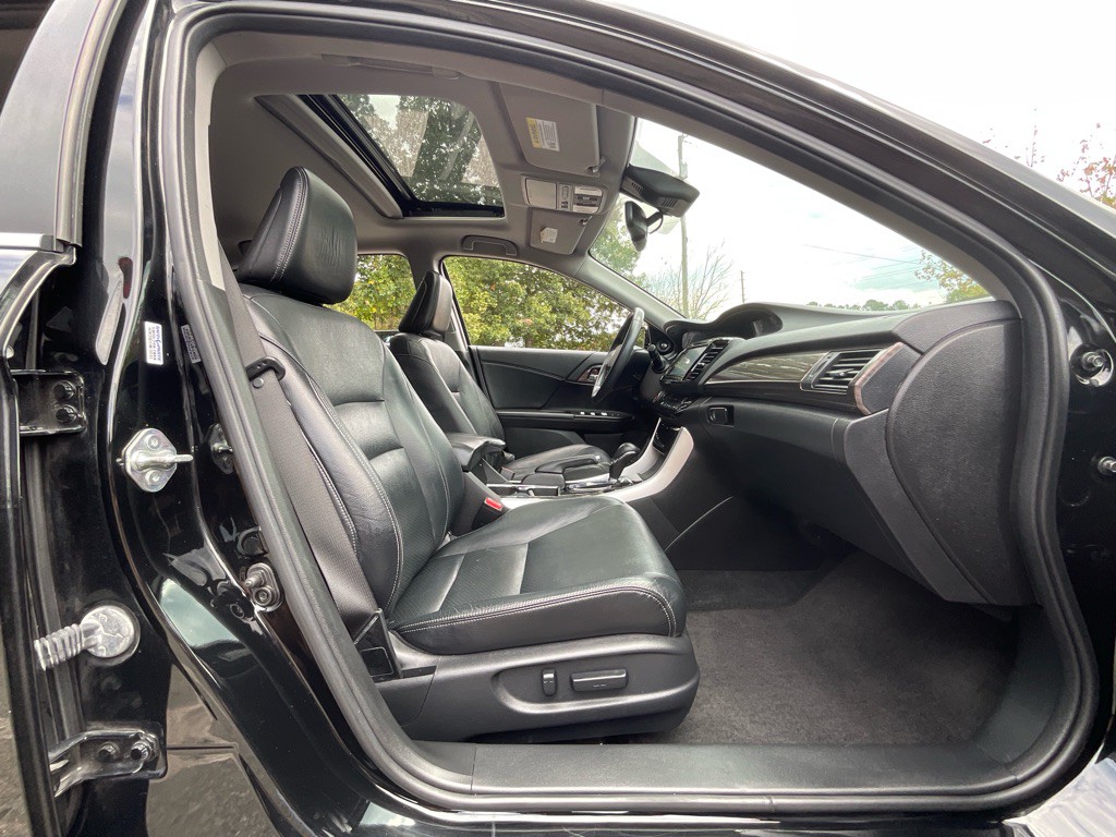 2016 Honda Accord Image 15