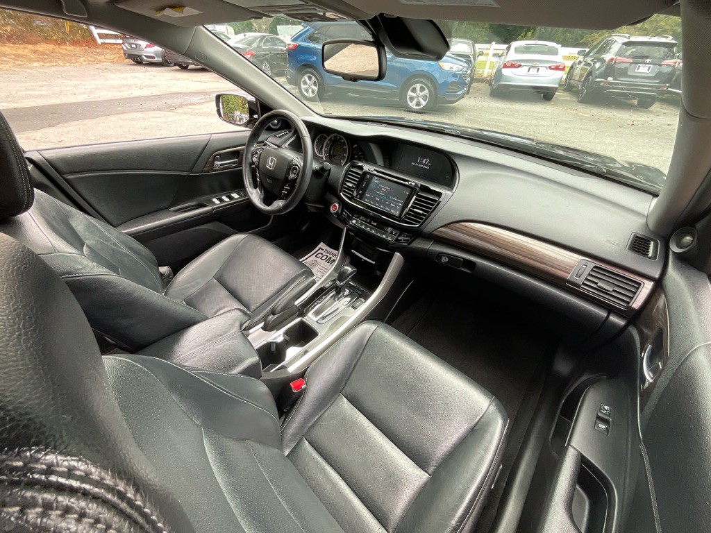 2016 Honda Accord Image 16