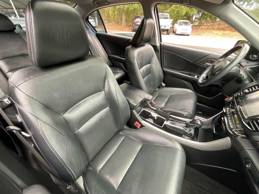 2016 Honda Accord Image 17