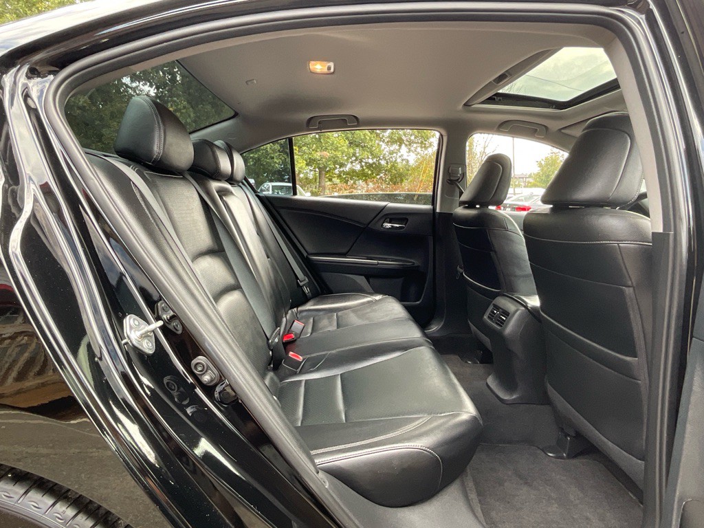 2016 Honda Accord Image 29