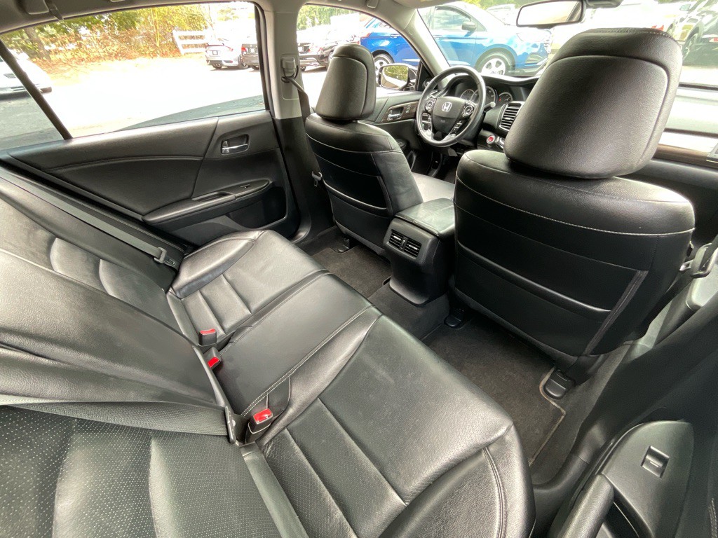 2016 Honda Accord Image 30