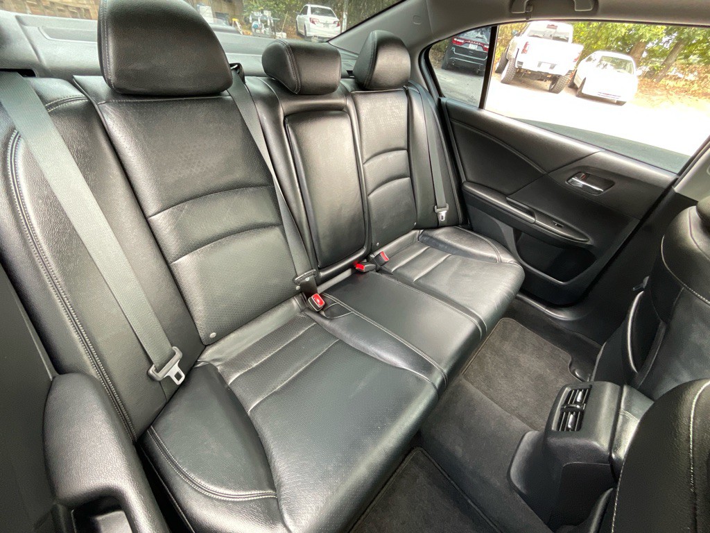 2016 Honda Accord Image 31