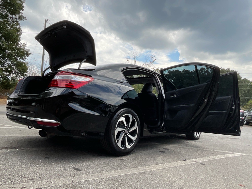 2016 Honda Accord Image 32