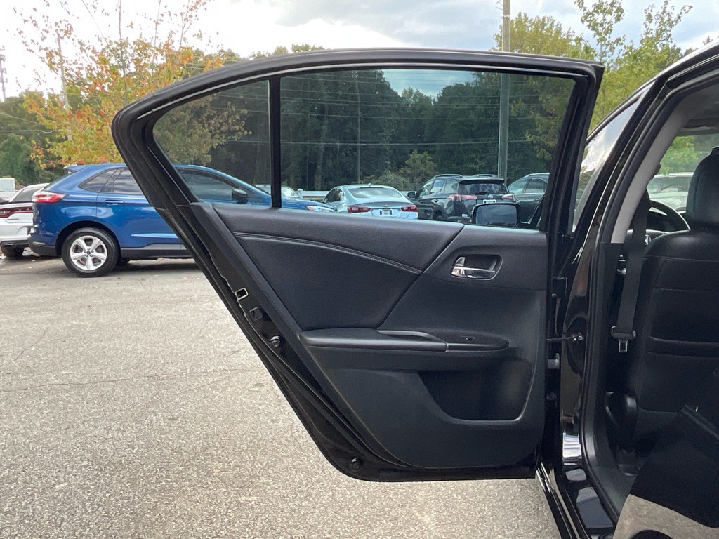 2016 Honda Accord Image 38
