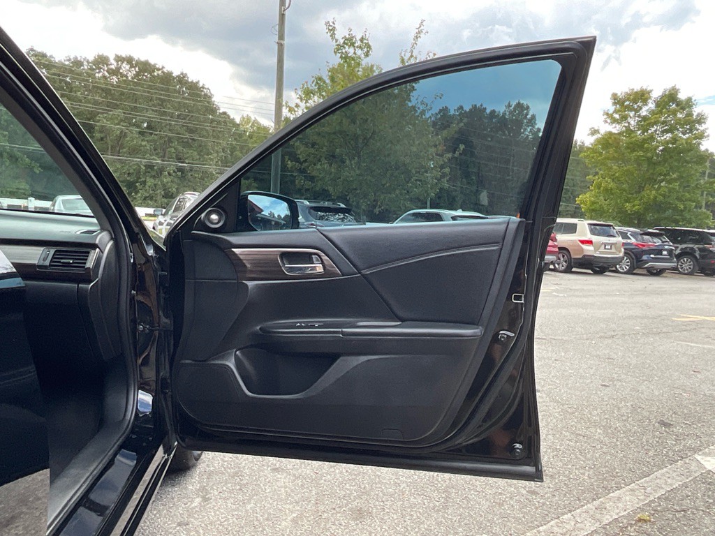 2016 Honda Accord Image 39