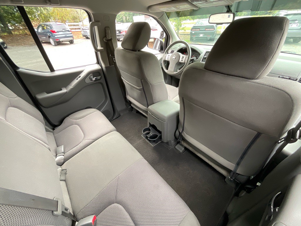 2019 Nissan Frontier Image 32