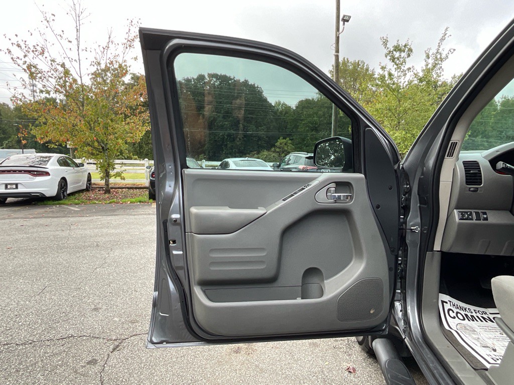 2019 Nissan Frontier Image 37