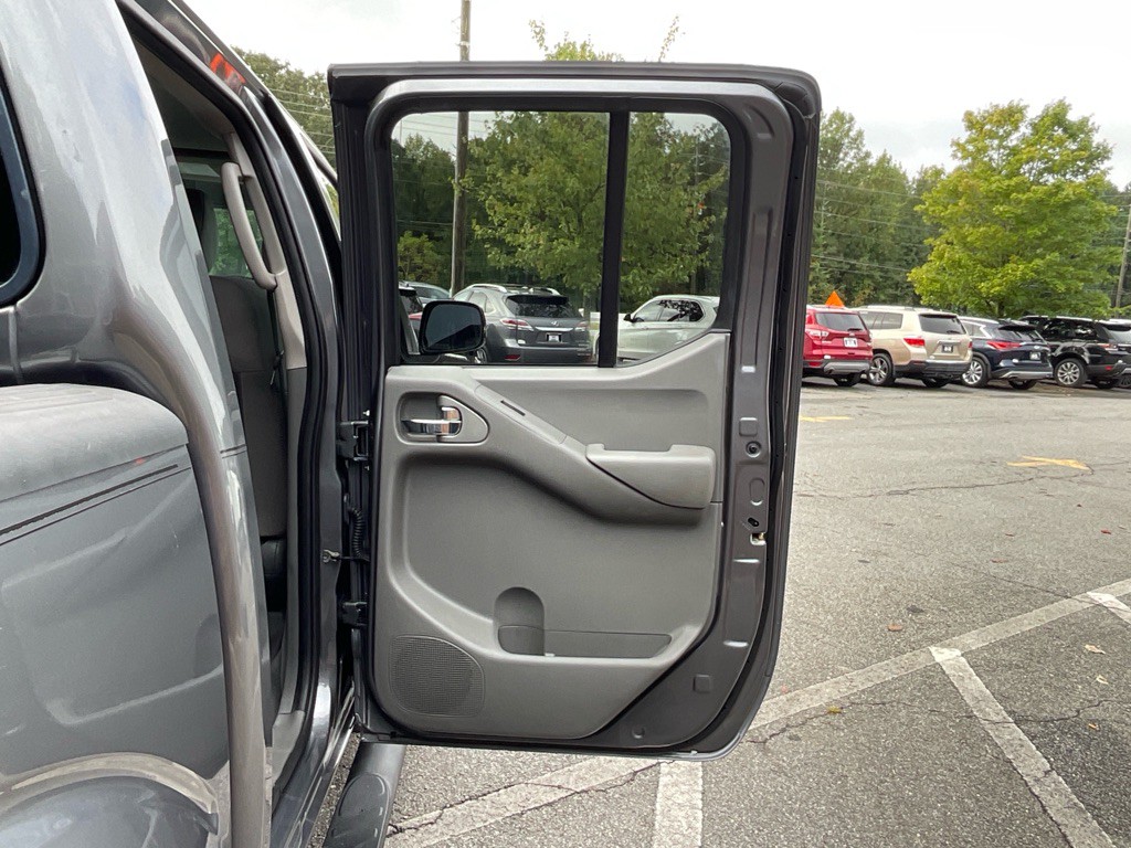 2019 Nissan Frontier Image 42