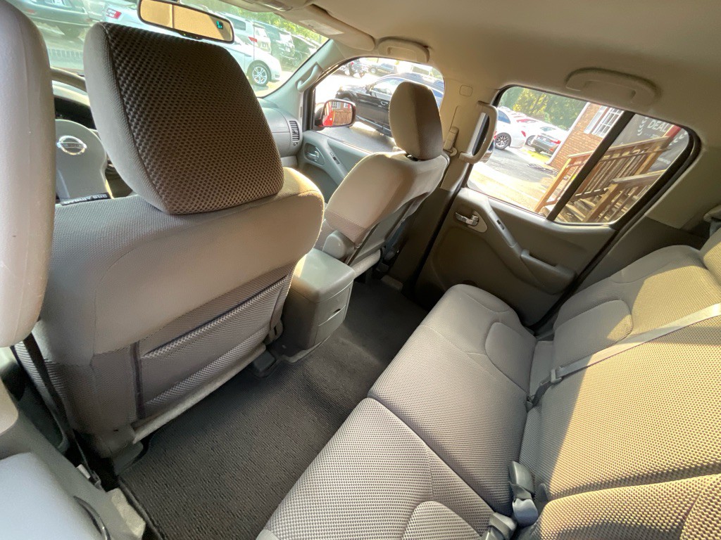 2012 Nissan Frontier Image 27