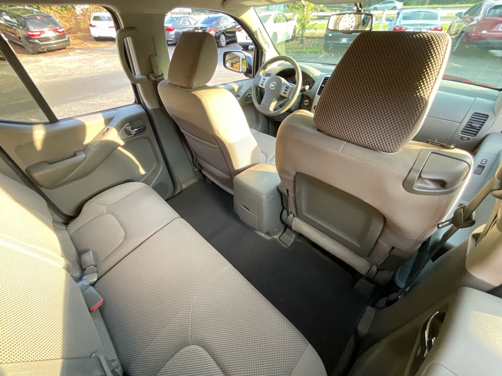 2012 Nissan Frontier Image 30