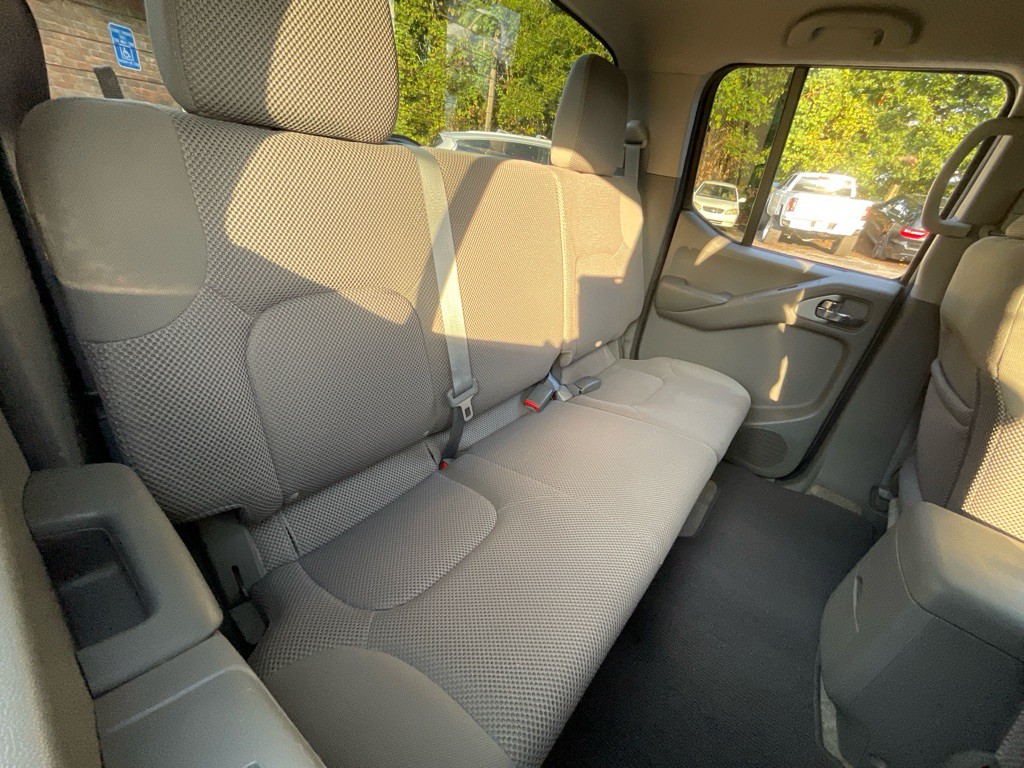 2012 Nissan Frontier Image 31