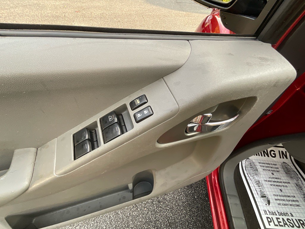 2012 Nissan Frontier Image 37