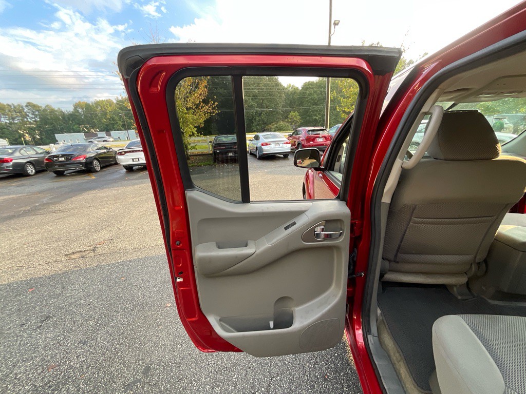 2012 Nissan Frontier Image 39