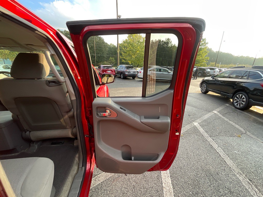 2012 Nissan Frontier Image 41