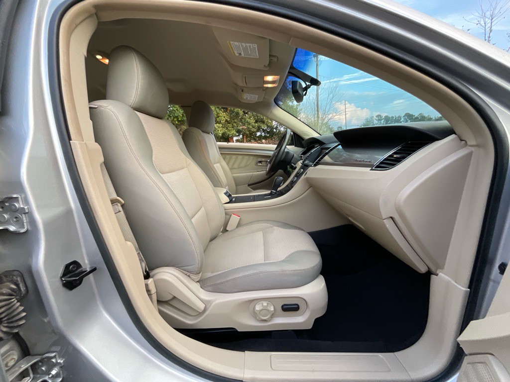 2013 Ford Taurus Image 17
