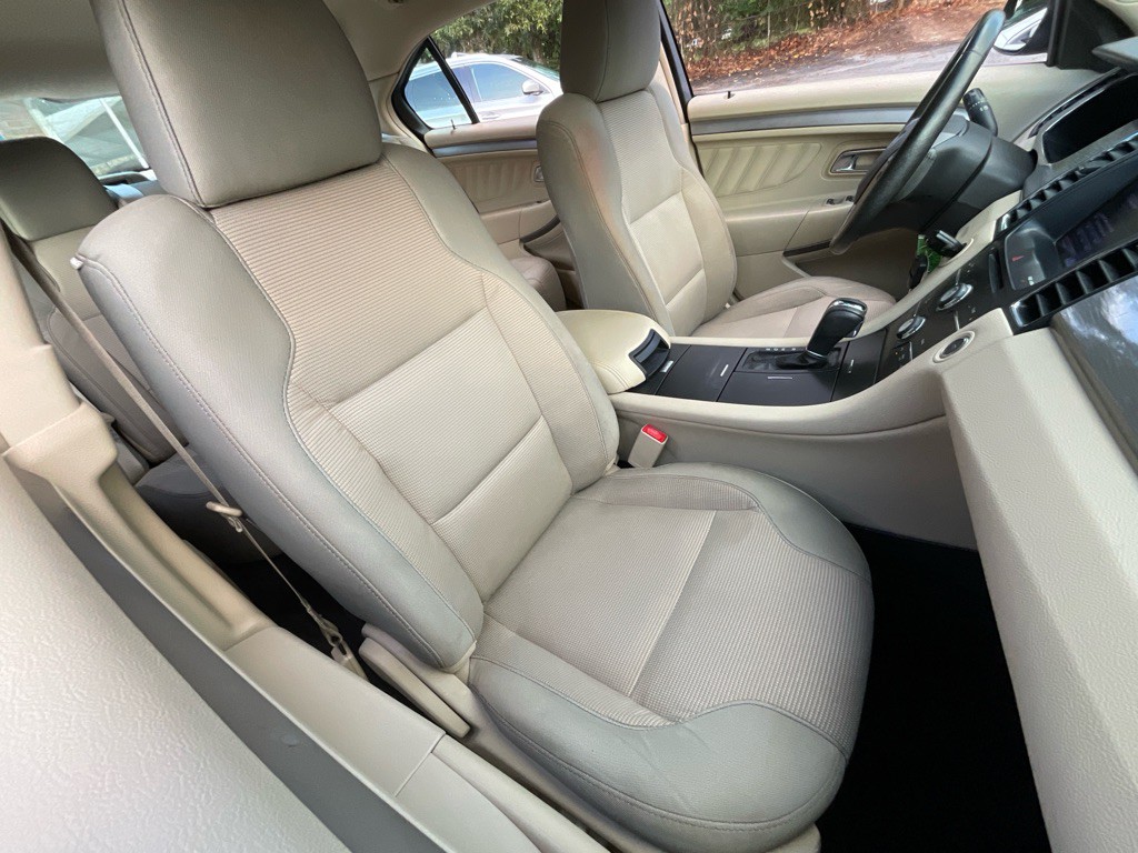 2013 Ford Taurus Image 19